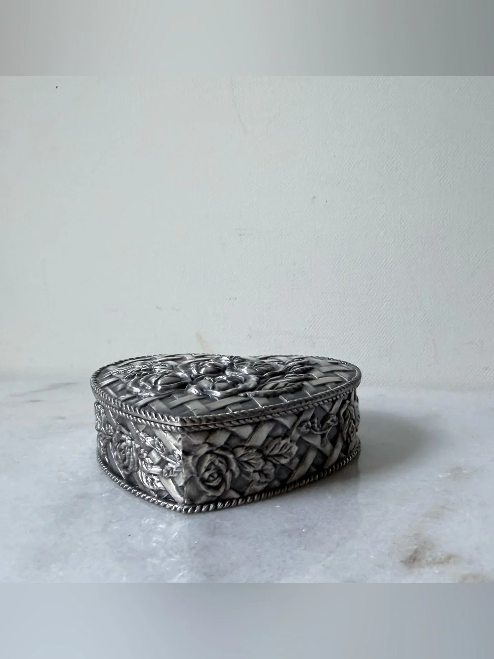 Heart-Shaped Embossed Rose Trinket Box - Silver Tone